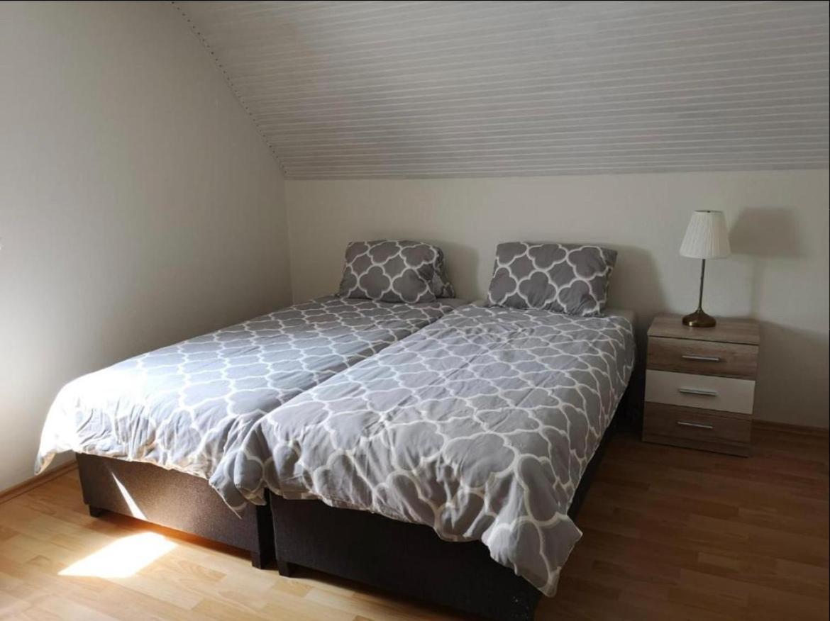 Quiet Room In Budapest Near Airport With Free Parking Bagian luar foto