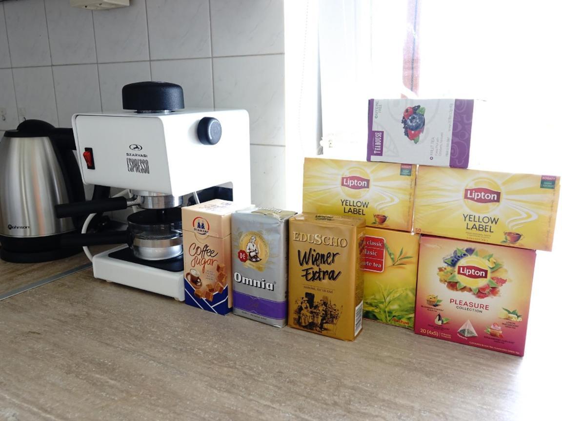 Quiet Room In Budapest Near Airport With Free Parking Bagian luar foto